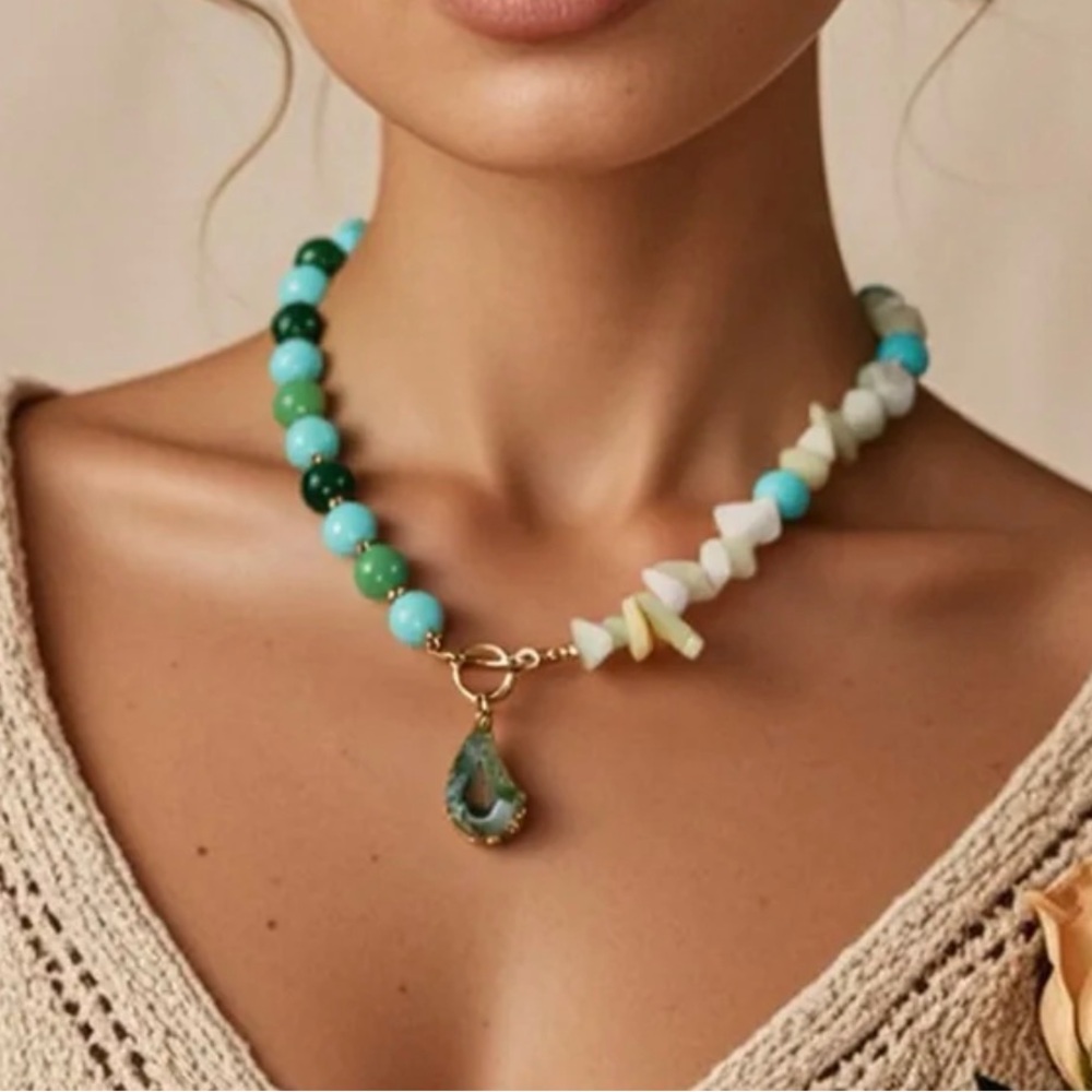 Green Beaded Necklace with Teardrop pendant